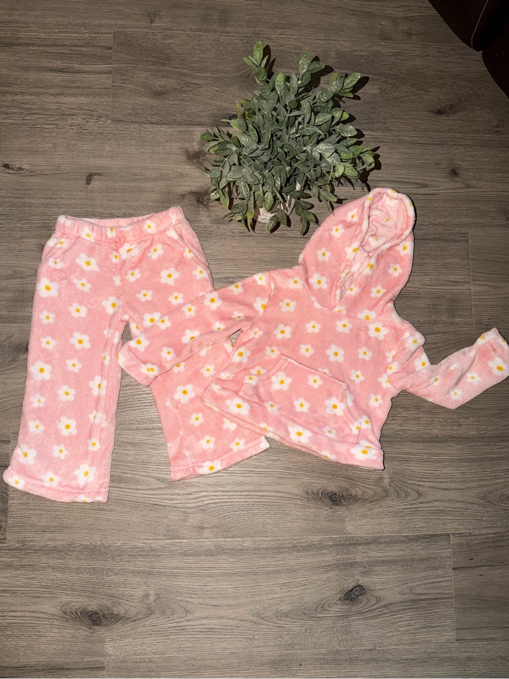 Cozy Pink Daisy Hooded Kids Pajama Set
